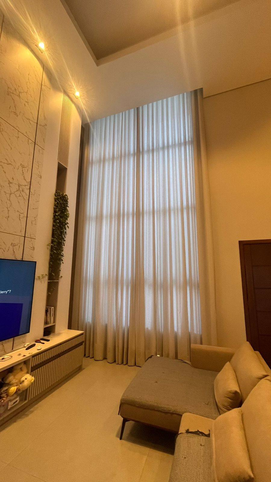 Quarto com cortinas elegantes — JF Cortinas